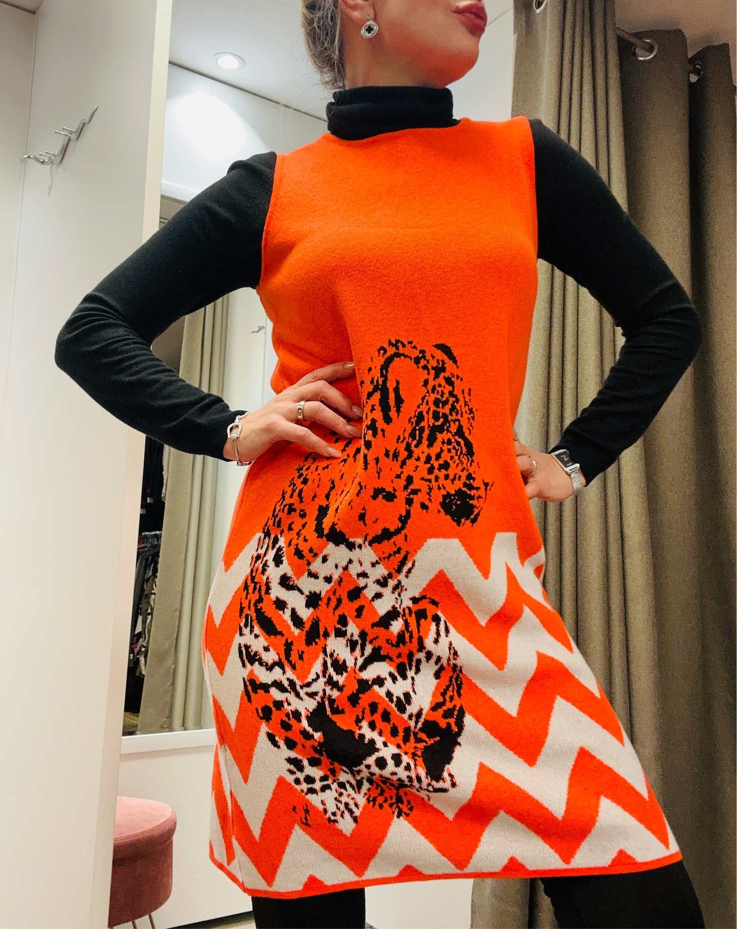 Sportlich-elegantes Kleid in Aperol