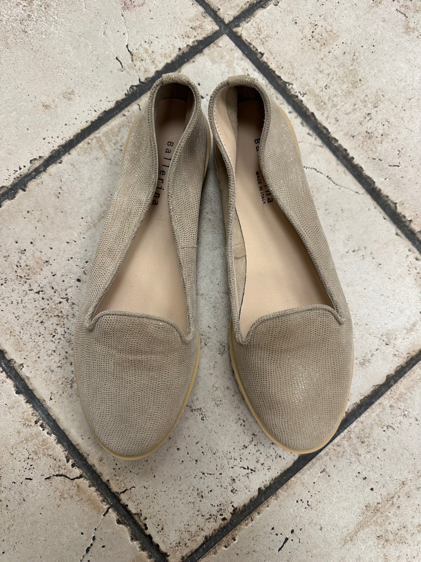 Ballerina in Beige