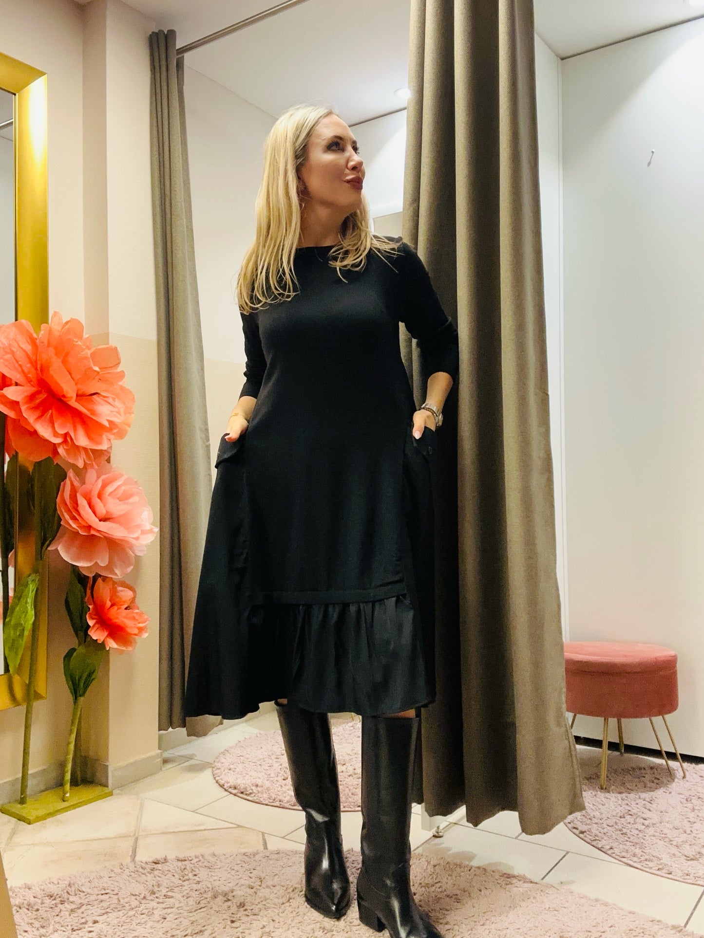 Rüschen-Kleid in Schwarz M