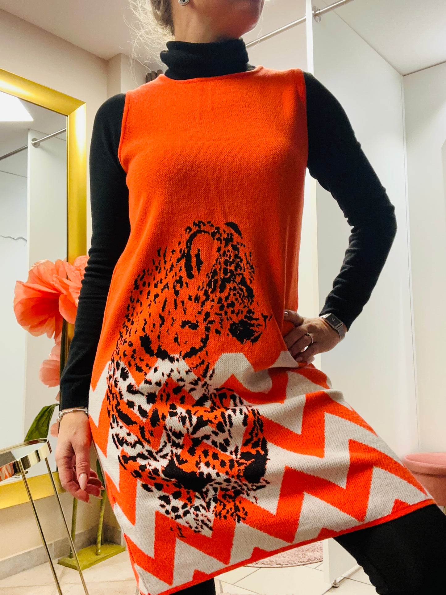 Sportlich-elegantes Kleid in Aperol