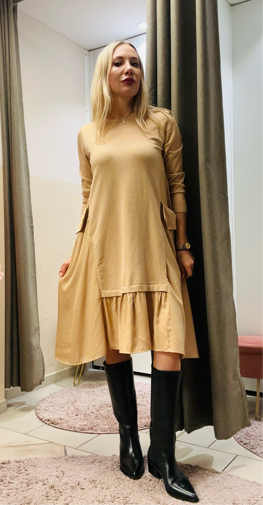 Rüschen-Kleid in Beige M